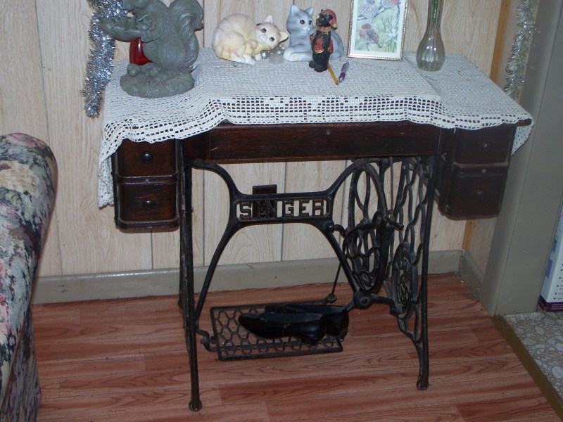 Euby Pruett's treddle sewing machine - used until 2011 - still in perfect working order