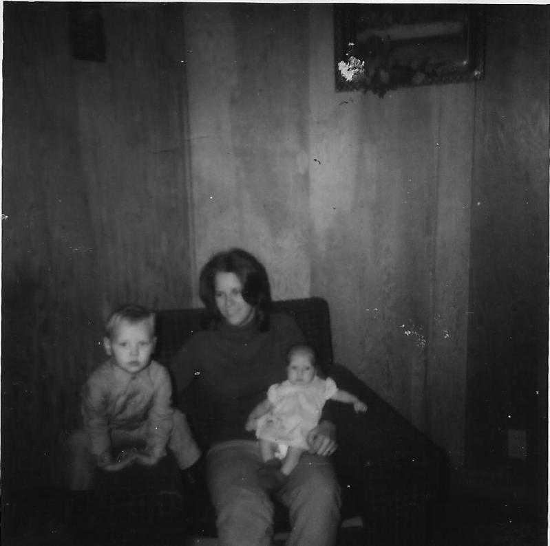 Wilma Arlene Rose Scott with her children Billy and Shannon
