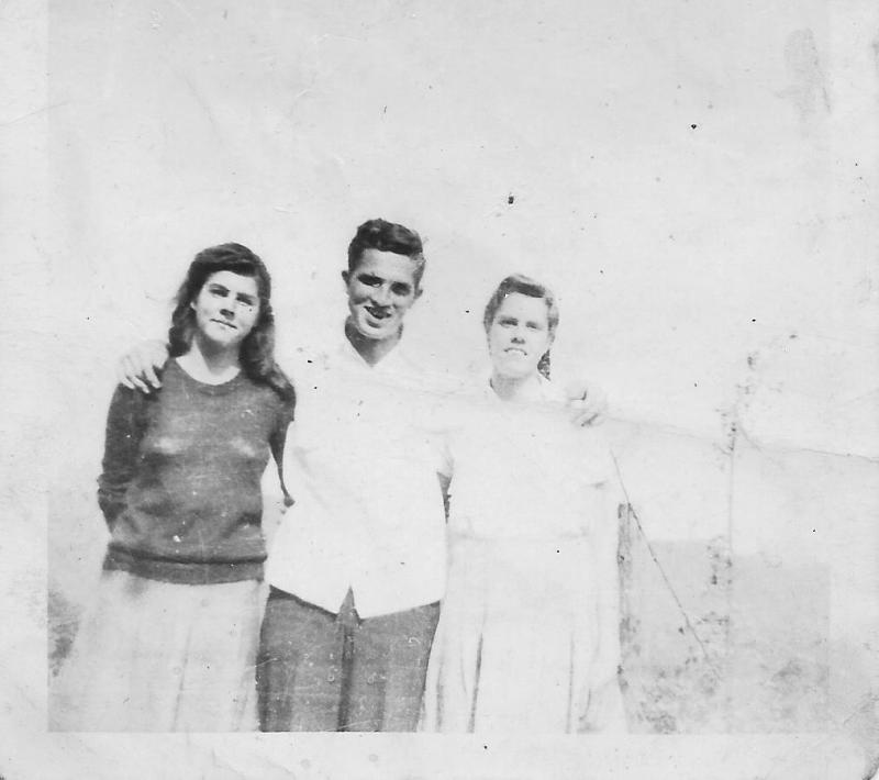 L to R: Violet {Pruett} Hageman, Thronton Deskins, Uba Faye Pruett
